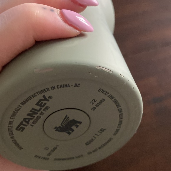 Matte Green 40oz Stanley - Picture 6 of 7